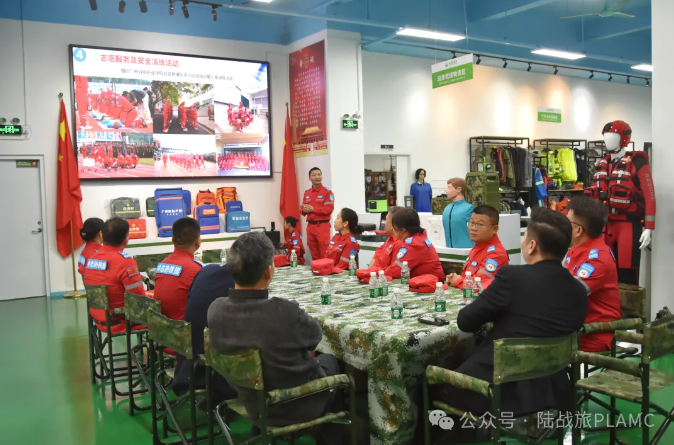 中志协应急委王冰河主任到访陆战旅集团(图2)